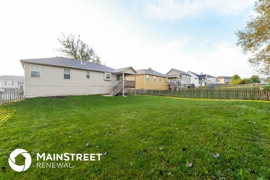 Building Photo - 407 Golfview Dr