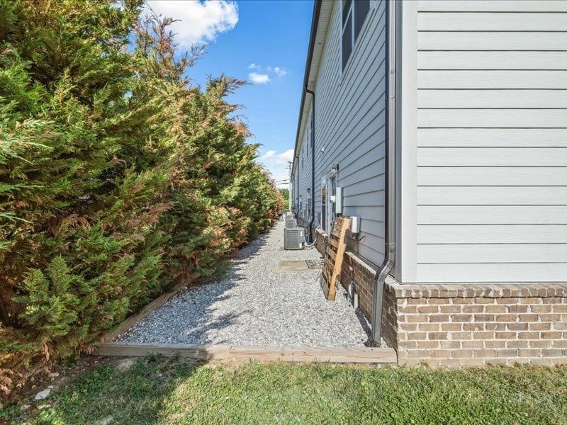 Building Photo - 433 Grady Way