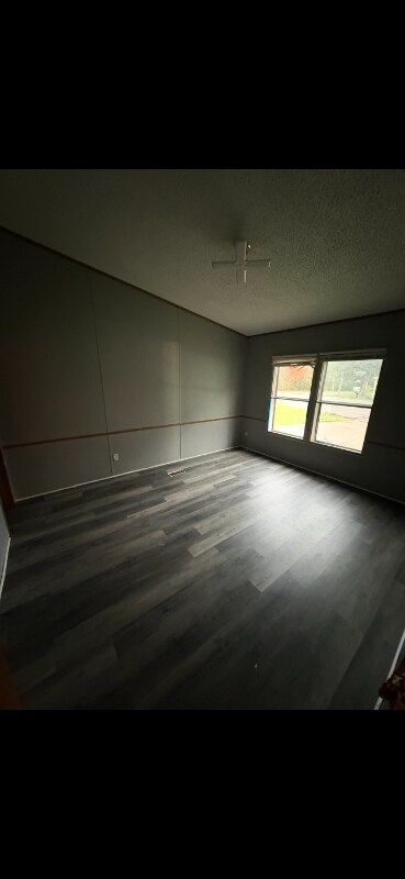 Building Photo - 1 Sunny Ln