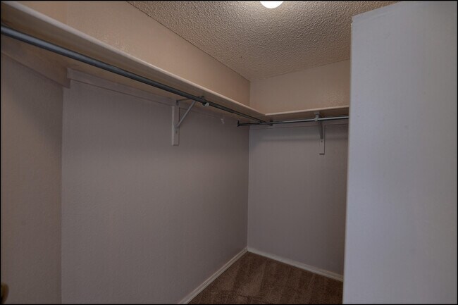 Building Photo - 7456 Luz De Lumbre Ave