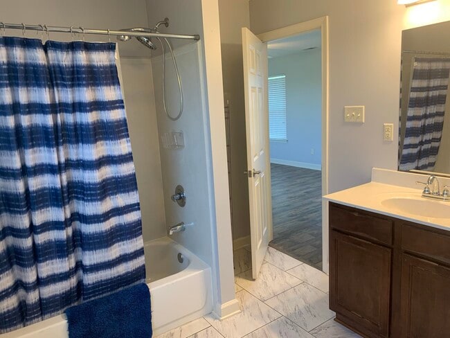 Building Photo - 158 Keel Ave