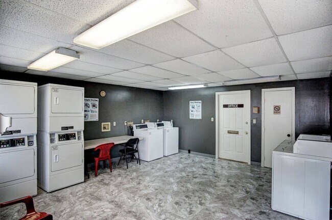 Building Photo - Let Us Be The Reason You Lease Your Home