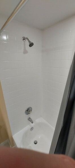 Building Photo - 7910 Colony Cir N