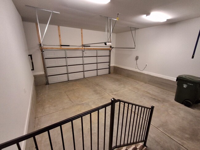 Building Photo - 106 Sartain St