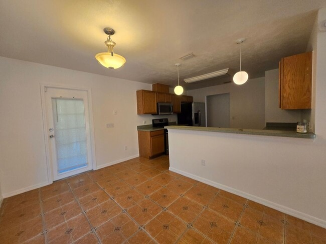 Building Photo - Charming single-story 3-bedroom, 2-bath home
