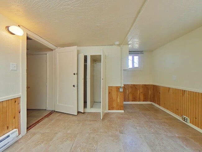 Building Photo - SUMMER SPECIAL ~ $860 OFF FIRST MONTHS RENT