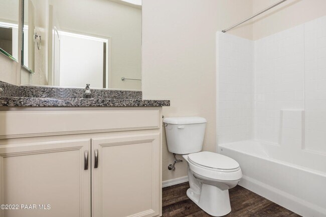 Building Photo - 1385 Warbler Wy