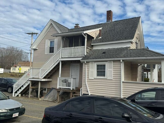 Building Photo - 289 School St