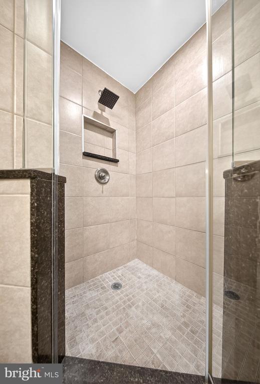 Building Photo - 817 6th St NW
