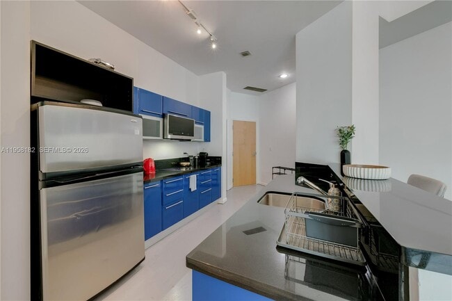 Building Photo - 253 NE 2nd St