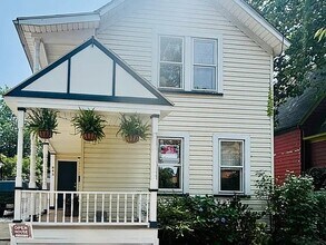Building Photo - 843 College Ave