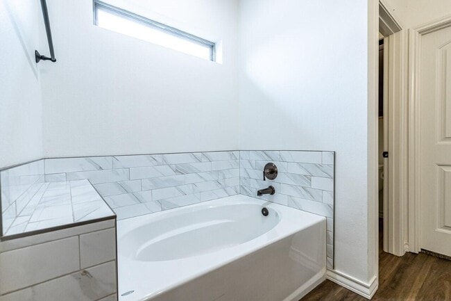 Building Photo - 1707 100th St