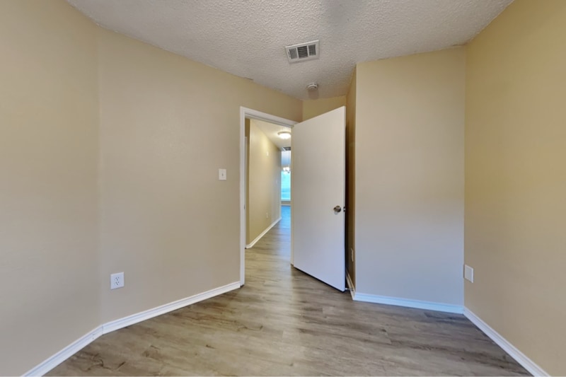 Building Photo - 8177 Shadywood Dr