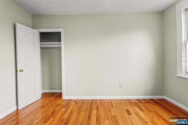 Building Photo - 117 Parkview Terrace