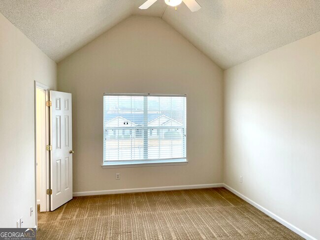 Building Photo - 490 Cherry Branch Ln