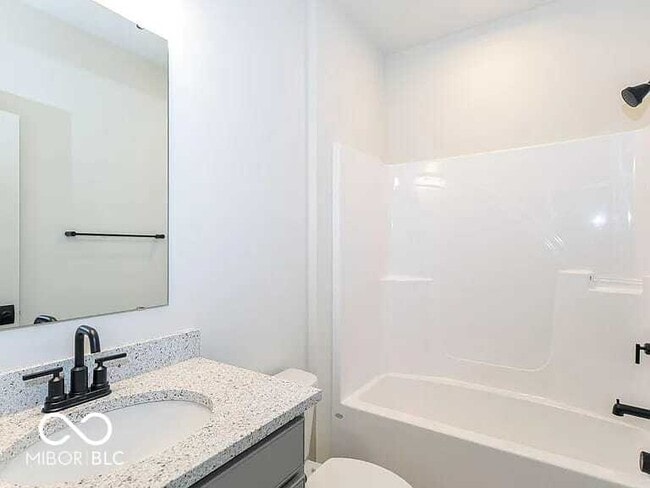 Building Photo - 1740 Blenker Dr