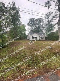 Building Photo - 102 E Charlotte Ave