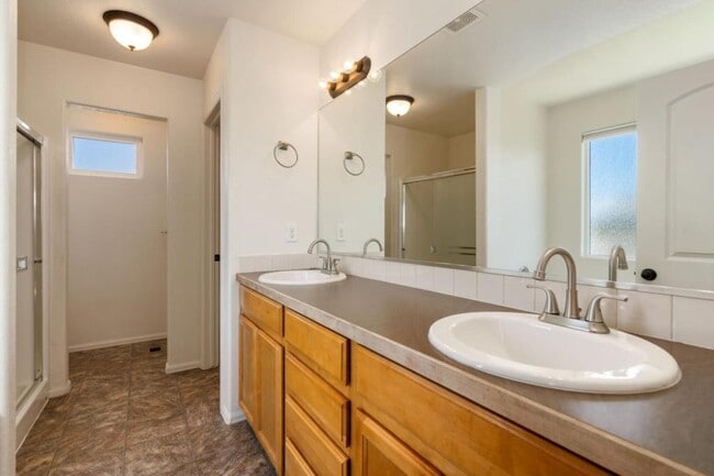 Building Photo - 4415 Wolcott Dr