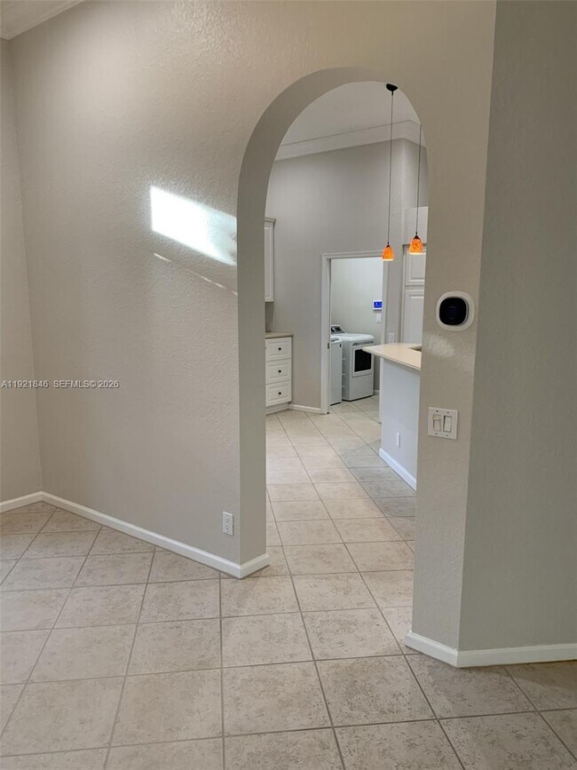 Building Photo - 2518 Bay Pointe Ct