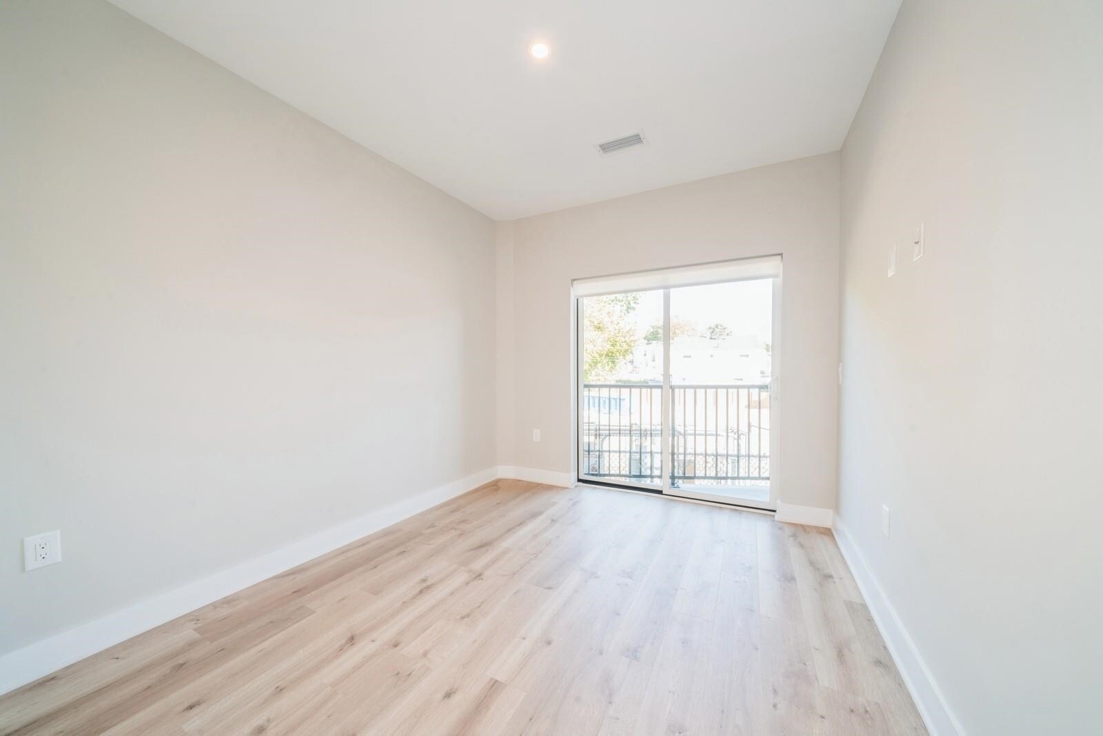 Building Photo - 203-205 Randolph Ave Unit# 101