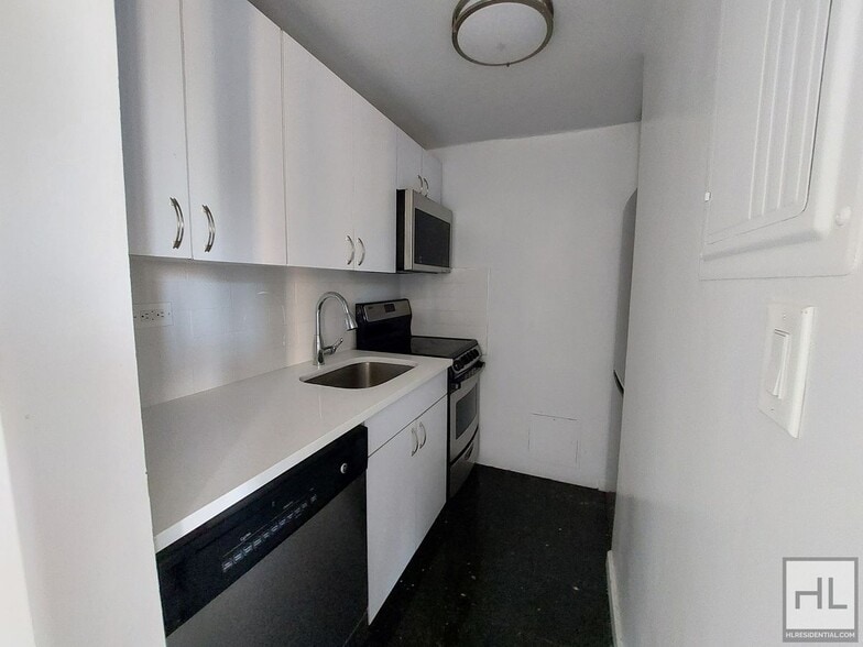 Building Photo - WEST 73 STREET