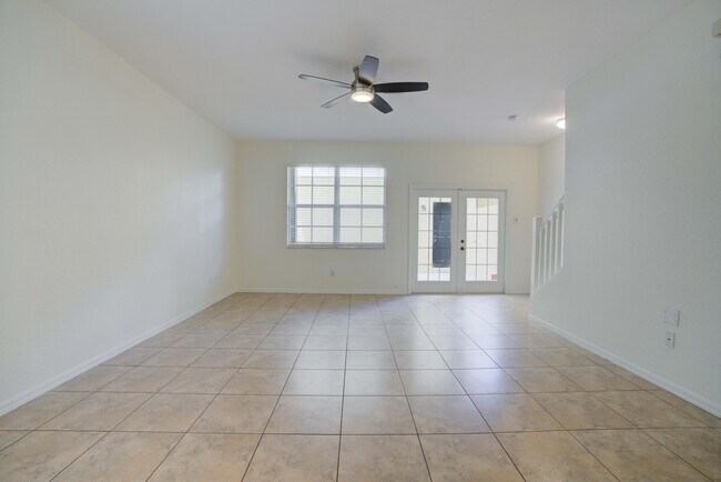 Building Photo - 158 W Thatch Palm Cir