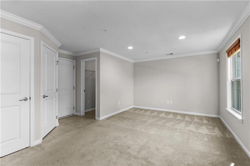 Building Photo - 410 Fairmont Dr