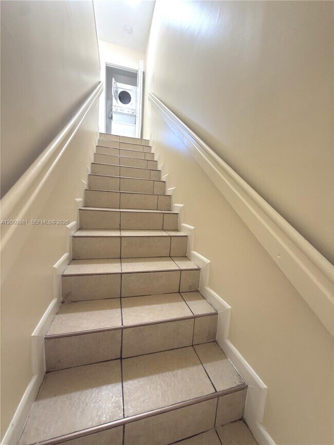 Building Photo - 14020 NE 3rd Ct