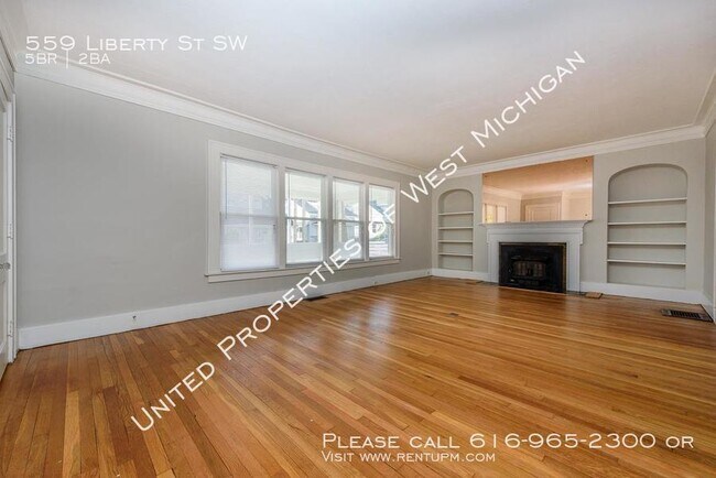 Building Photo - 559 Liberty St SW