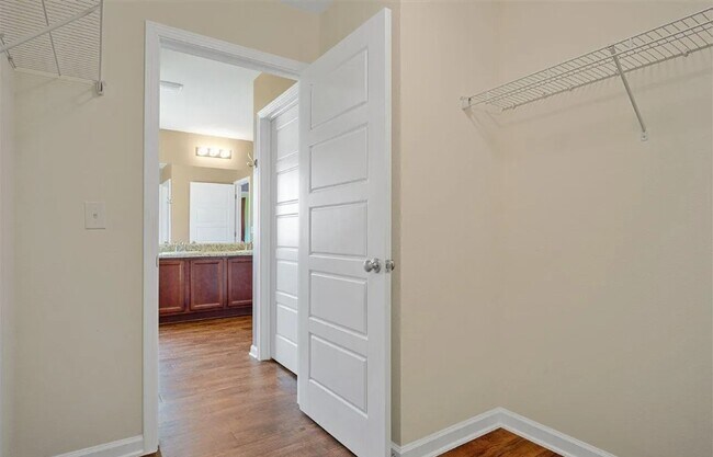 Building Photo - 10373 Shetland Dr