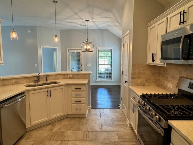 Building Photo - Incredible 3-Bedroom in Grand Park!!