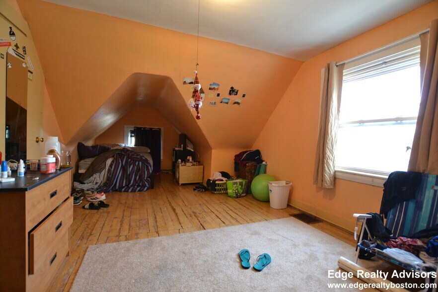 Building Photo - 70 Arlington St