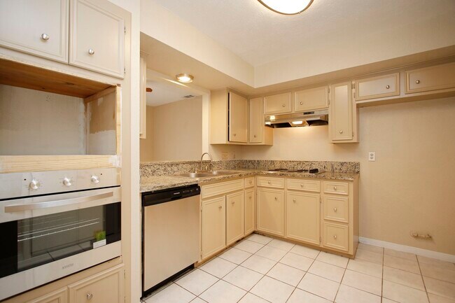 Building Photo - 5429 10th St