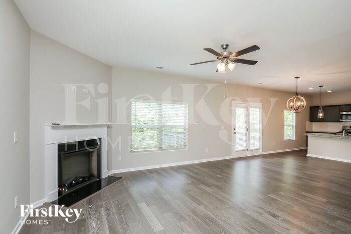 Building Photo - 2117 Massey Ln