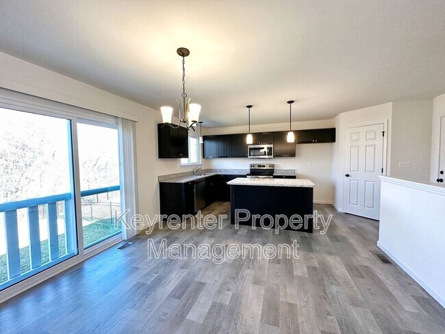 Building Photo - 350 Hammerstone Dr