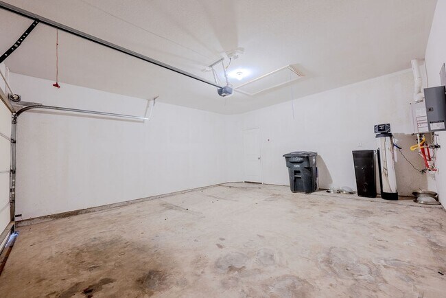 Building Photo - 7 Glass Ranch Rd