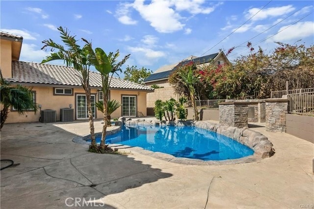 Building Photo - 3865 Del Rosa Ave