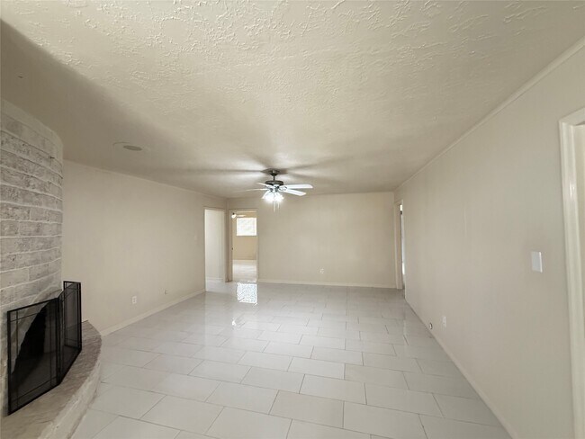 Building Photo - 12023 Sagecliff Dr