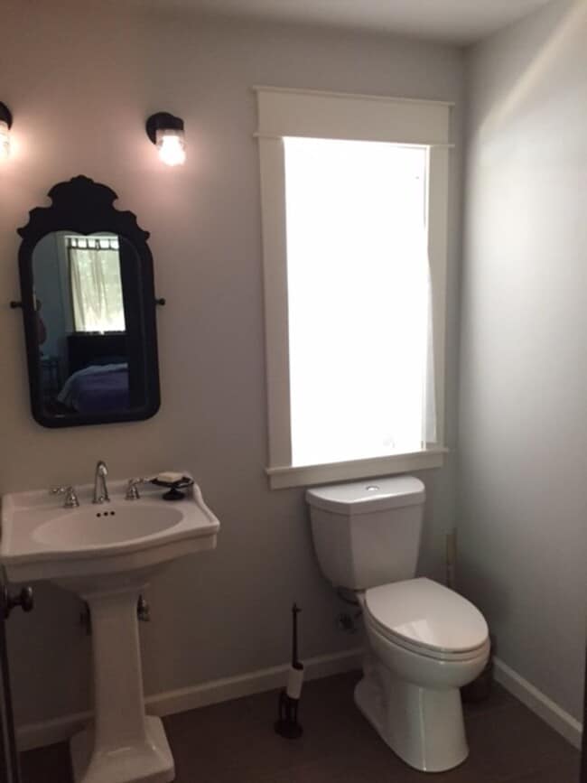 Building Photo - 2BED 2BATH - NEWLY RENOVATED, YARD, WASHER DRYER, STORAGE, NEAR DOWNTOWN