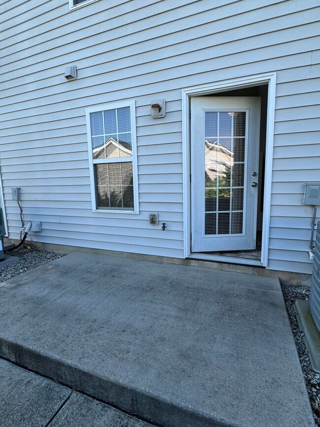 Building Photo - 914 Brawley School Rd