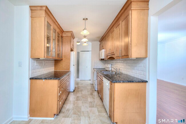 Building Photo - 109 Southport Woods Drive