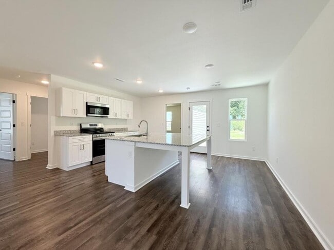 Building Photo - 211 Eagle Edge Dr