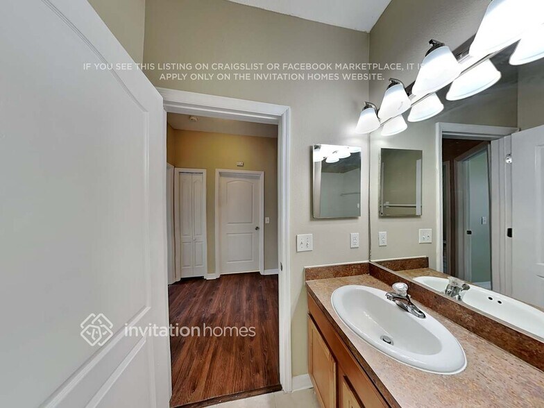 Building Photo - 6330 36th Ct E