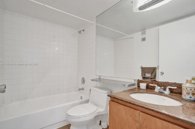 Building Photo - 770 Claughton Island Dr