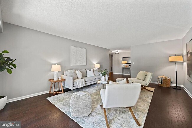 Building Photo - 8350 Greensboro Dr