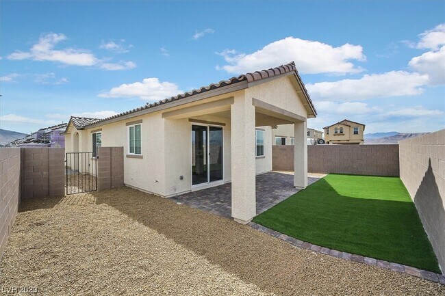 Building Photo - 2388 Bellinzona Pl