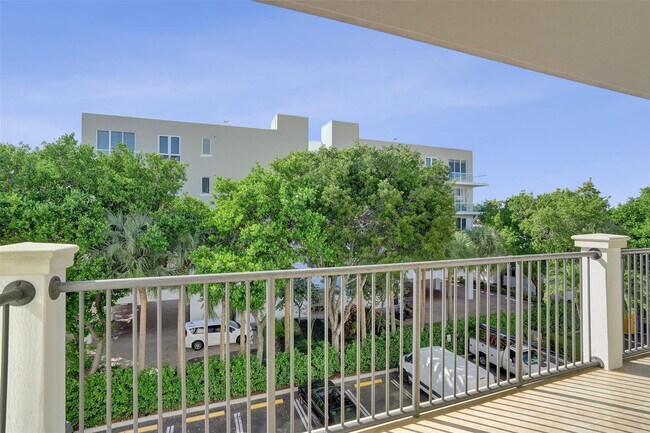 Building Photo - 101 S Ocean Dr