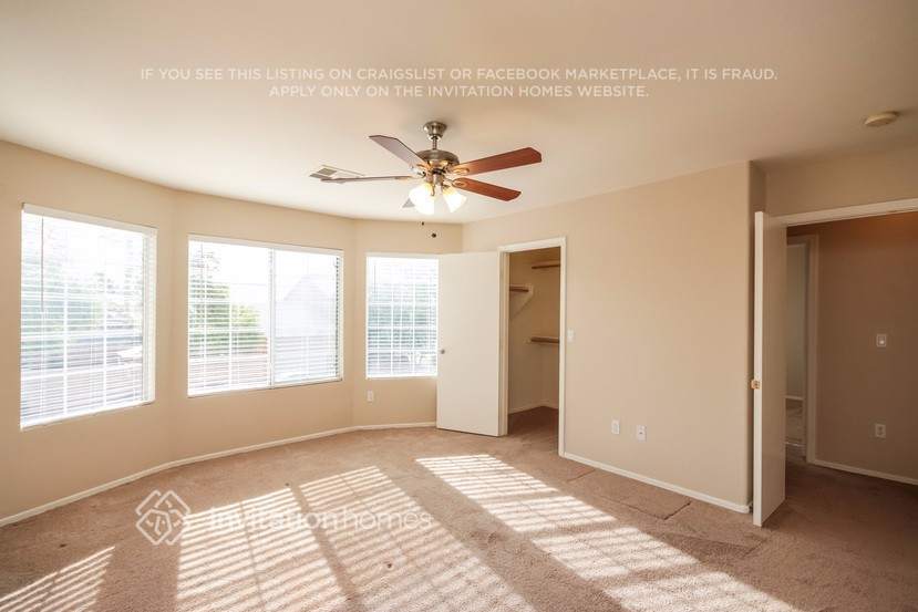 Building Photo - 2638 S Raven
