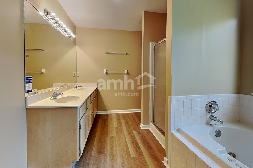 Building Photo - 7037 Berry Blossom Ct