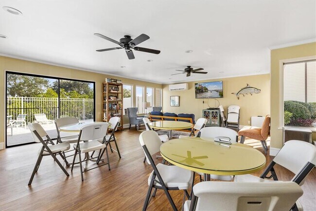 Building Photo - 386 Moorings Cove Dr